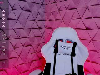 دردشة الفيديو المثيرة NikolSol