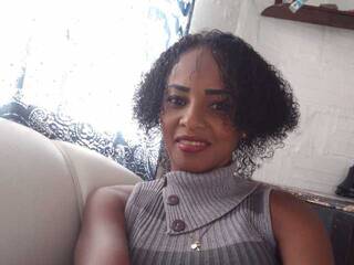 دردشة الفيديو المثيرة Ninacoric