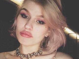 دردشة الفيديو المثيرة NinaVann