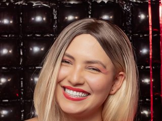دردشة الفيديو المثيرة NinnaVous