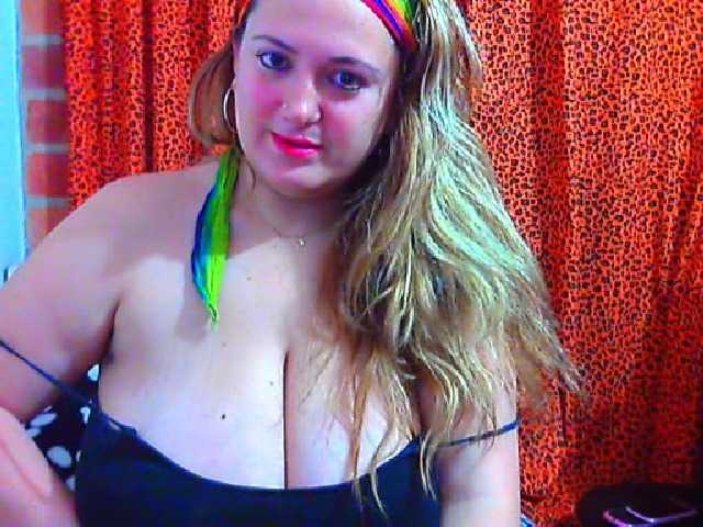 الصور Ninphoanal69L TITS 40 TOK ASS 20 TOK STAND UP 25 SEE CAM 15 TOK NAKED 100 TOK NAKED AND DILDO 200 TOK ADD FRIEND 5 TOK