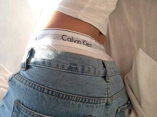 دردشة الفيديو المثيرة NoraCake