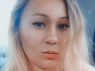 دردشة الفيديو المثيرة NormaHall