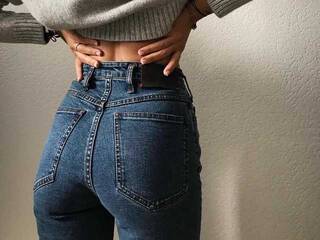 دردشة الفيديو المثيرة P-A-M-E-L-A