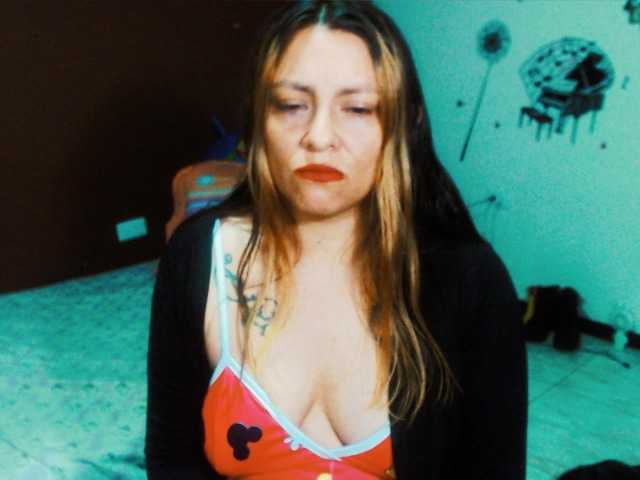 الصور ParisDannie fuck my hairy pussy gusy.. curvy latina here ..new here ;) #latina #lovense #hairypussy #anal #squirt #fontaine # feet