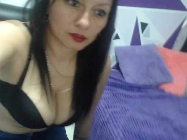 لقطات البث Paula-Smith