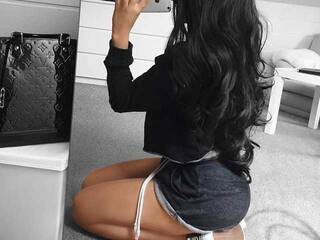 دردشة الفيديو المثيرة PerlaEvans