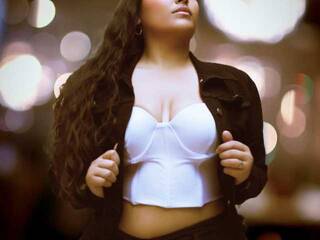 دردشة الفيديو المثيرة Perlajoones