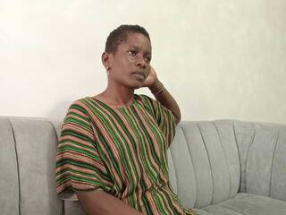 دردشة الفيديو المثيرة Petitegirly