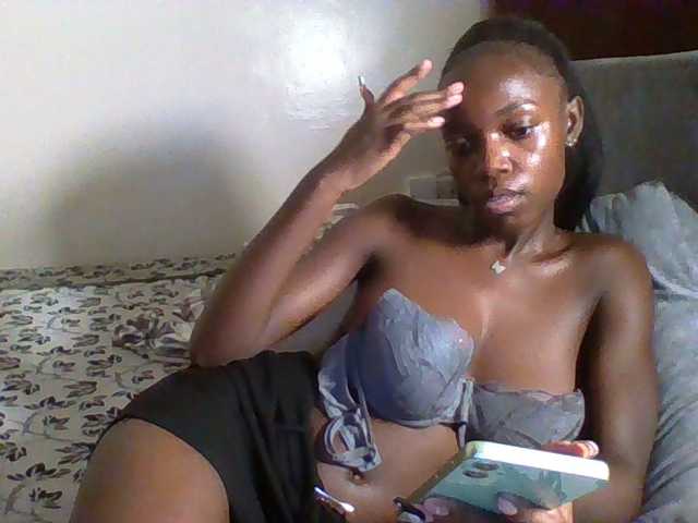 لقطات البث Pinkypetite