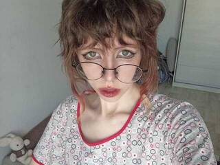 دردشة الفيديو المثيرة Plushyy