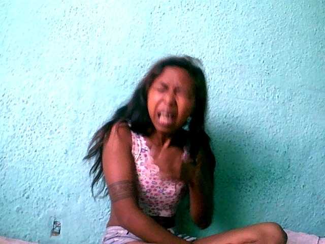 لقطات البث Prisca
