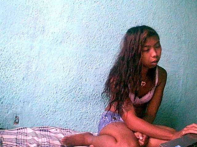 لقطات البث Prisca