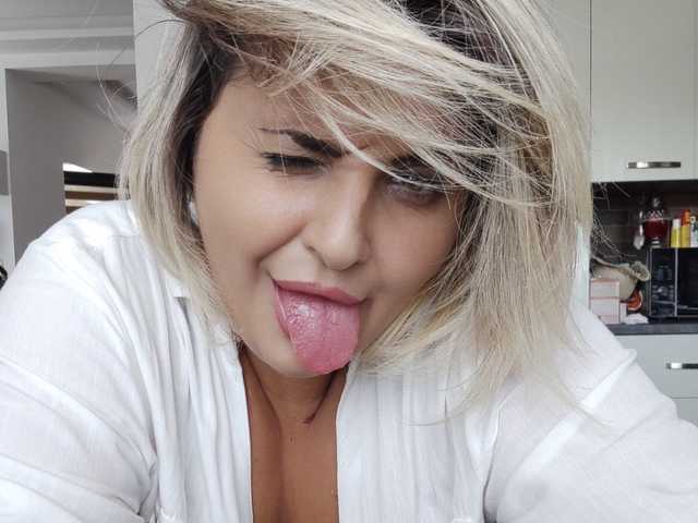 صورة الملف الشخصي PriYaAddison