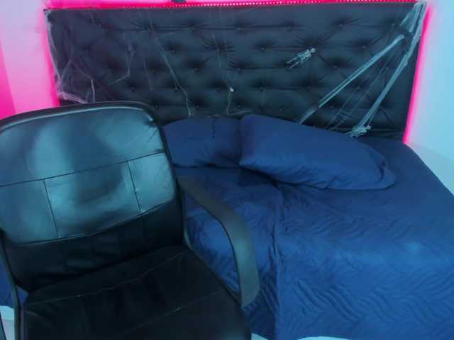 لقطات البث queen-medussa