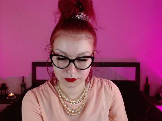 الصور Goddess_Amanita You Glamournatrix Findomme will humiliate you gently