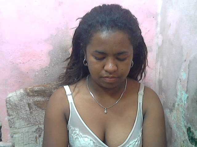 لقطات البث Queencamie