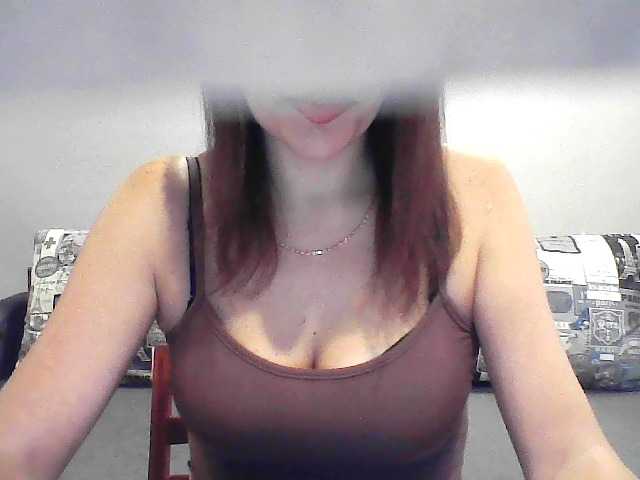 لقطات البث QueenCartyes