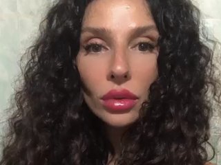 دردشة الفيديو المثيرة Queenilatan