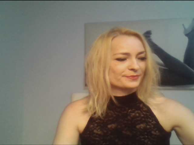 لقطات البث QueenofBerlin