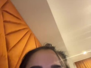 دردشة الفيديو المثيرة QueenOfBlowjob