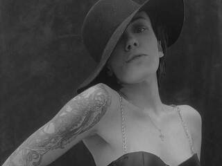 دردشة الفيديو المثيرة QueenOfFetish