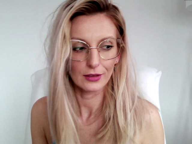 الصور RachellaFox Sexy blondie - glasses - dildo shows - great natural body,) For 500 i show you my naked body [none]