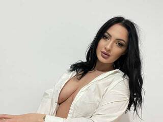 دردشة الفيديو المثيرة RaisaSalvis