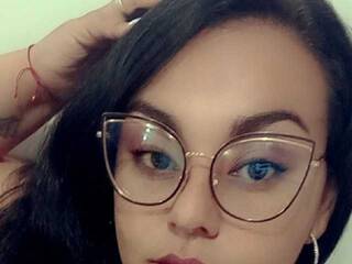 دردشة الفيديو المثيرة RandaCurvy