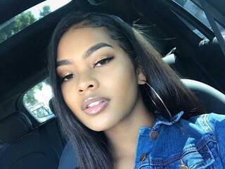 دردشة الفيديو المثيرة reinelia21