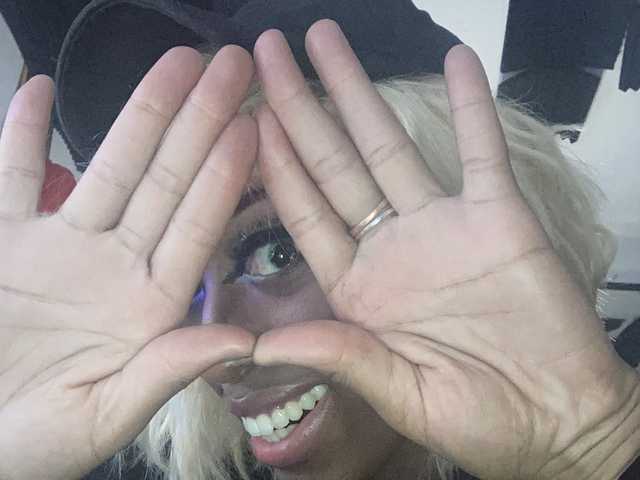 صورة الملف الشخصي AaliyahD