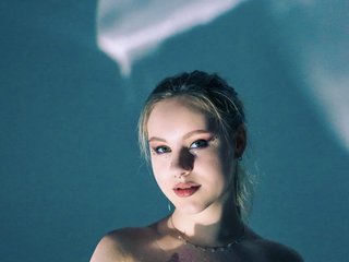 دردشة الفيديو المثيرة Rinaaaa-cherry