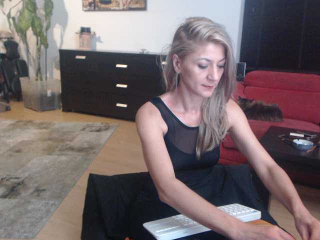 لقطات البث RompingGodess