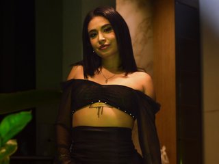 دردشة الفيديو المثيرة RosalineBenz
