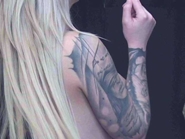 لقطات البث RoseCoxxx