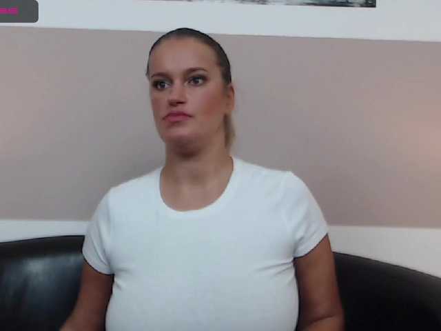 لقطات البث Roselyn25