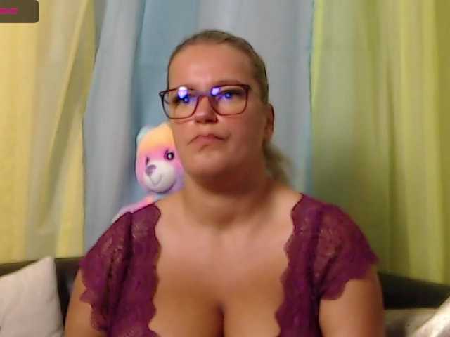 لقطات البث Roselyn25