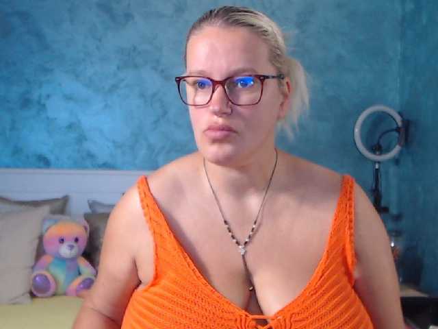 لقطات البث Roselyn25