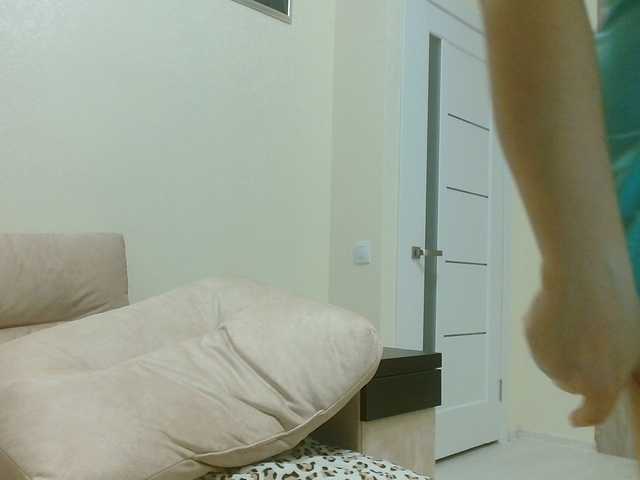 لقطات البث Brionia