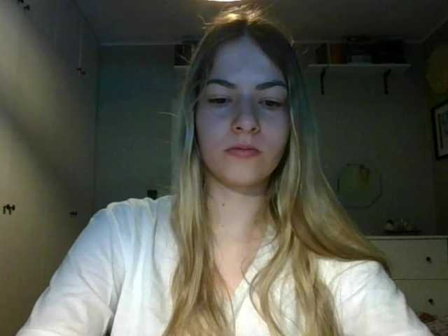 لقطات البث RosieJune