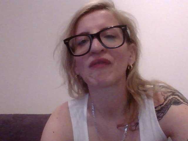 لقطات البث Rosymara