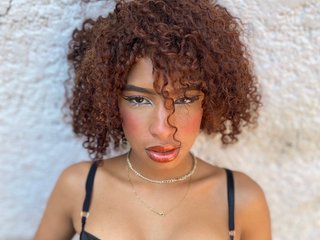 دردشة الفيديو المثيرة roxane-summer