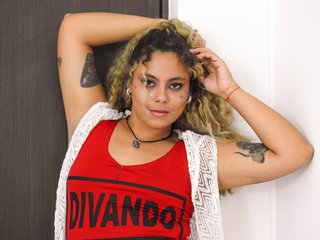 دردشة الفيديو المثيرة RoxaneMoore