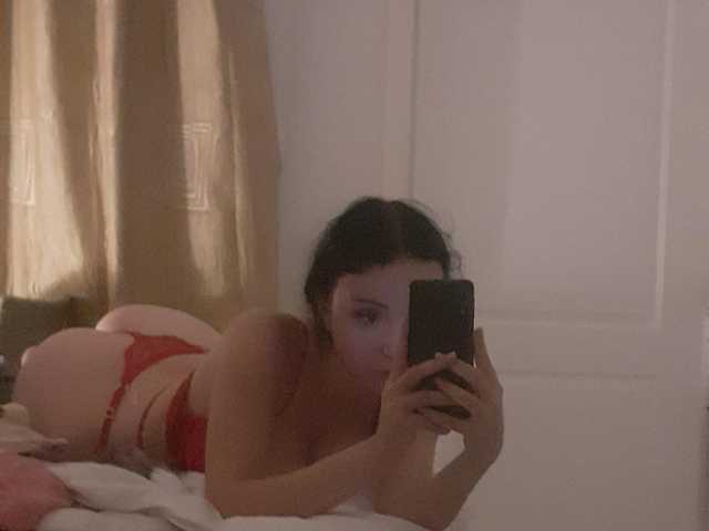 صورة الملف الشخصي Sarah-A