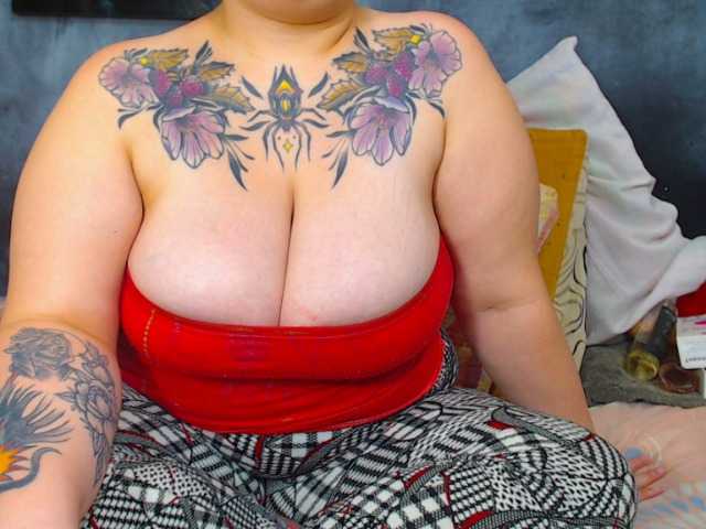 الصور ROXXAN911 Welcome to my room, enjoy it! #fuckpussy #bigtits #bbw #fat #tattoo #bigpussy #latina