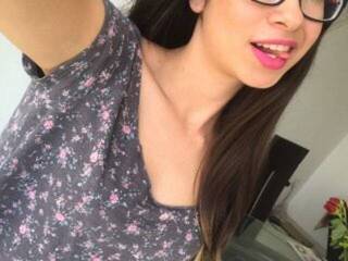 دردشة الفيديو المثيرة RoxxieFoxie