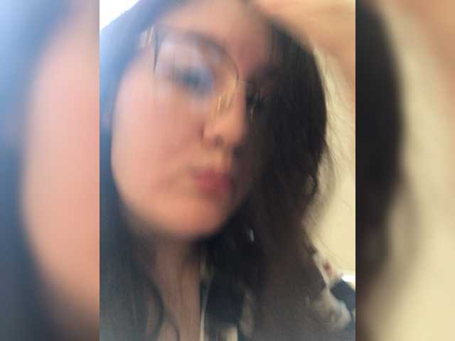 لقطات البث SaanviUwU