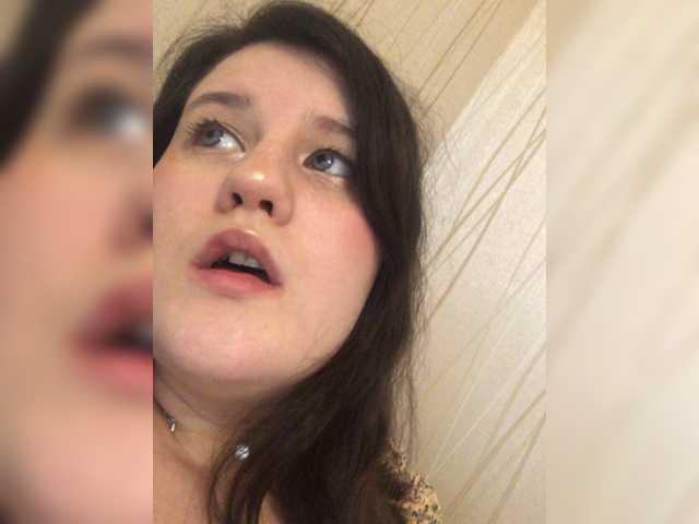 لقطات البث SaanviUwU