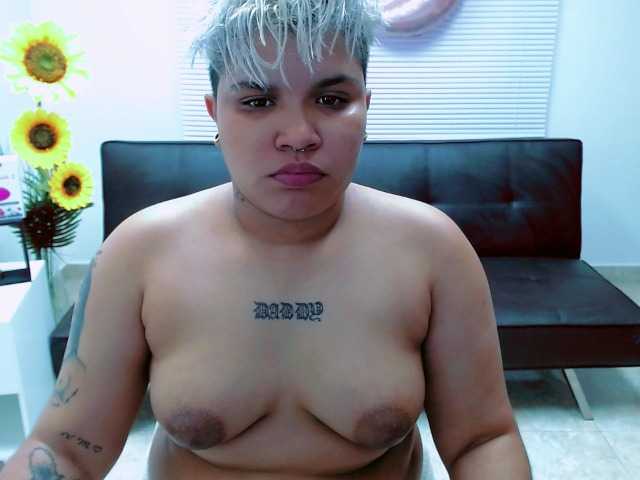 لقطات البث LilyJames