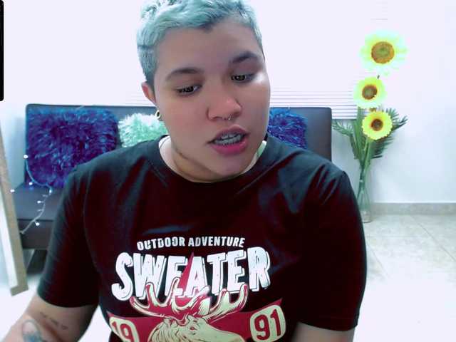 لقطات البث LilyJames